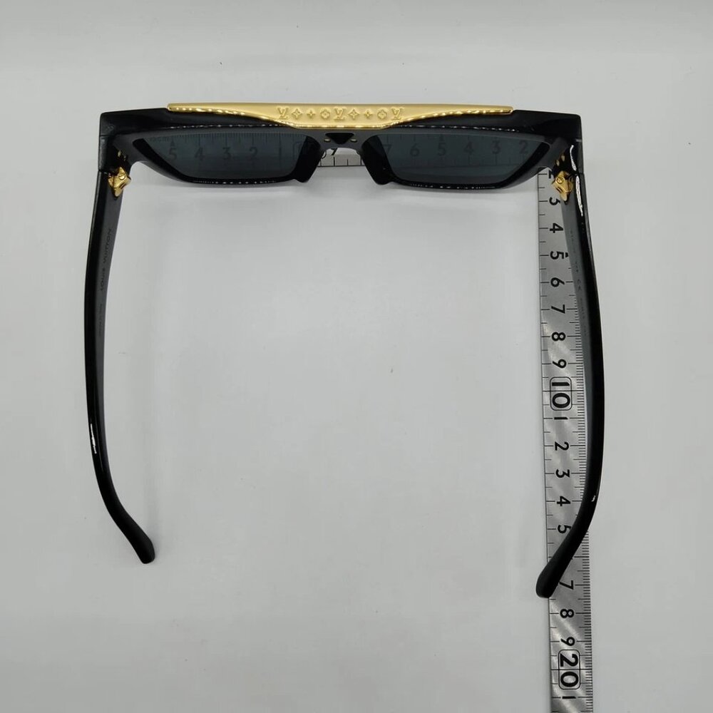 Louis Vuitton Sunglasses Men's Black 489-060225 - Picture 9 of 9